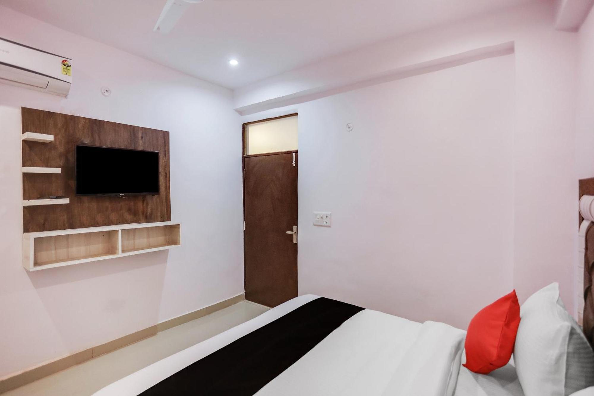 Hotel O Golden Stone Ghaziabad Exterior photo